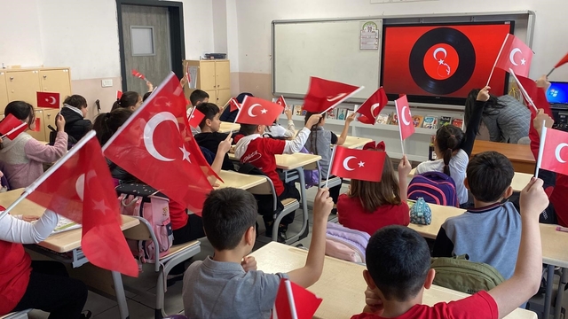 Bolu'da 52 bin öğrenci yeniden dersbaşı yaptı