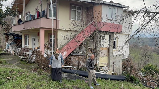 Alaplı'da heyelan nedeniyle bir ev çökme riski oluştu
