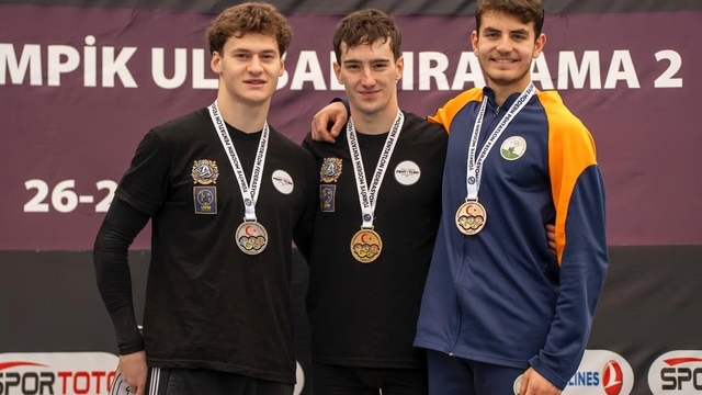 Osmangazi Belediyesporlu Arda Meriç'ten bronz madalya