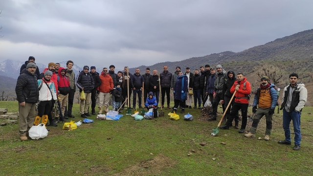 Batman'da 3 bin meşe palamudu toprakla buluşturuldu