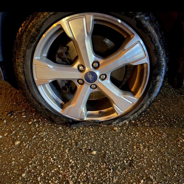 Mudanya Yolu sürücülere kabus yaşatıyor
Araçlar çukurlardan lastiği patlama...