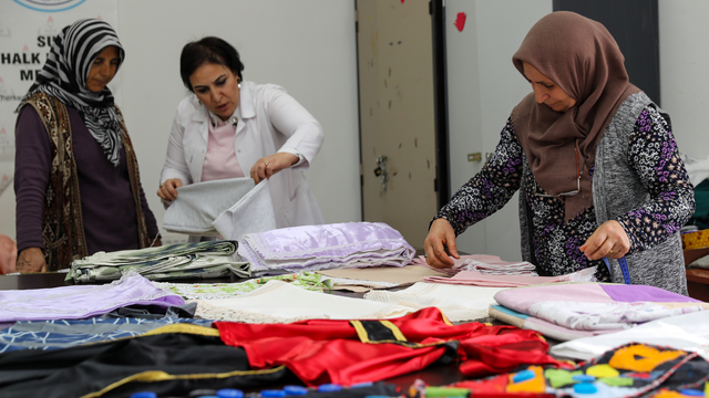 Diyarbakır'da kadınlar "sıfır atık" için çeyiz sandıklarını açtı