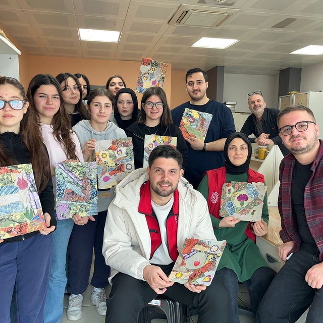 Ebru sanatıyla renkli buluşma