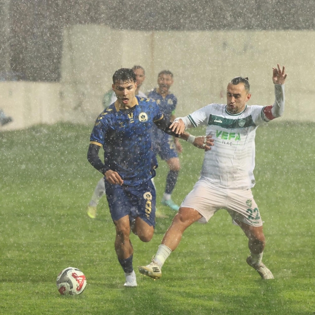 Menemen FK ağır zeminde fırsat tepti