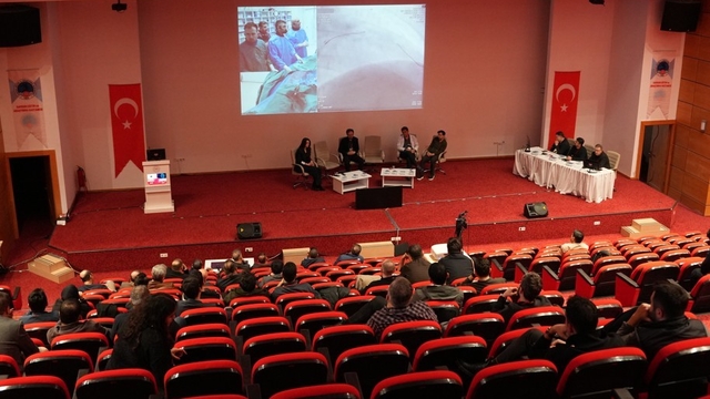 "Zor Vakalar, Canlı Çözümler"
Samsun Şehir Hastanesi'nde zorlu vakalar masaya yatırıldı, 100'ün üzerinde hekim buluştu