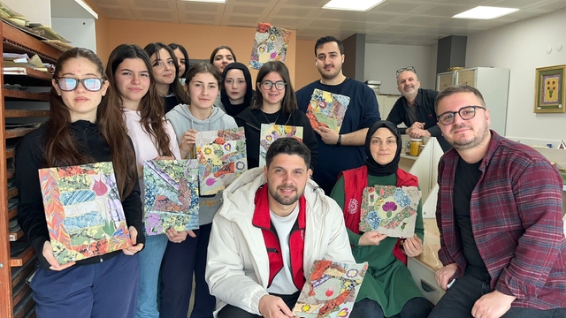 Ebru sanatıyla renkli buluşma