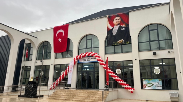 Hayırsever ailesinin Buldan'a yaptırdığı ikinci okul törenle açıldı