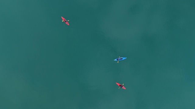 Tortum Gölü'nde kano keyfi