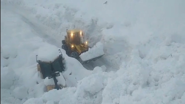 Beytüşşebap'ta çığ nedeniyle 3 köy yolu ulaşıma kapandı