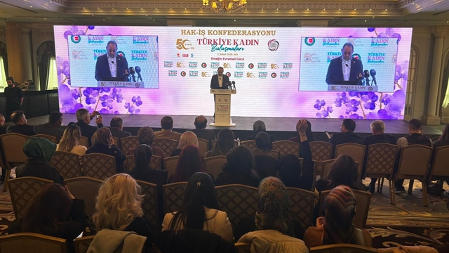 HAK-İŞ'in "Türkiye kadın buluşmaları" programı Van'da düzenlendi