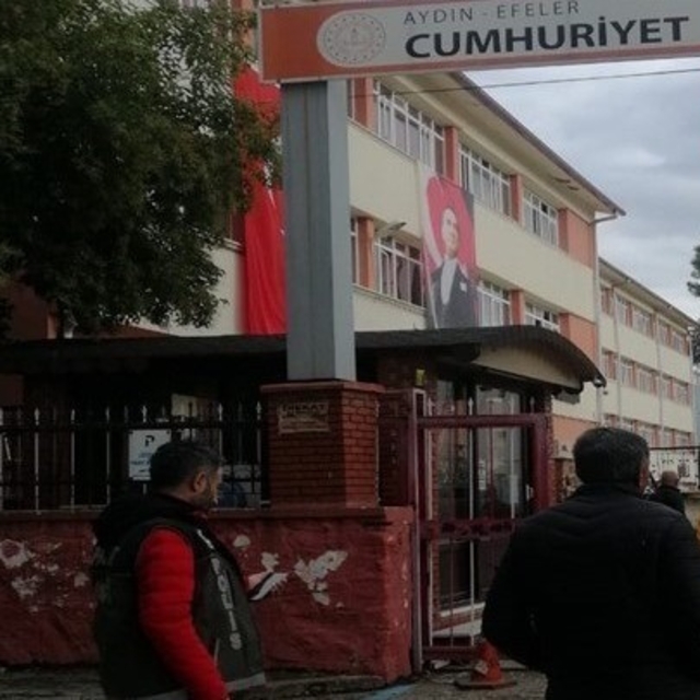 Aydın'da polis okul çevrelerinde önlemlerini artırdı