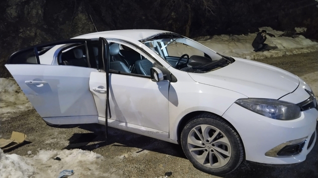 Araç içerisinde patlama: 3 yaralı