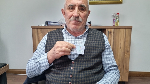 Bu mahtara herkes 'abi' demek zorunda kalıyor