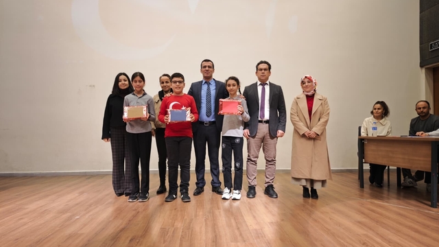 Sarıgöl'de minik yüreklerden İstiklal Marşı coşkusu