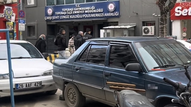Eskişehir'de garip ihbar
Annesinin aldığı otomobili için 'çalıntı' ihbarında bulundu, aile soluğu karakolda aldı