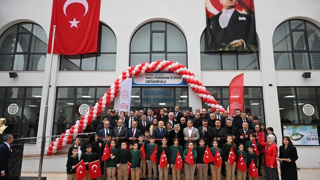 Buldan'da Hacı Perihan Vural Ortaokulu açıldı