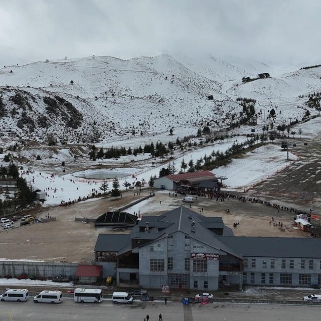 Davraz Kayak Merkezi olumsuz hava nedeniyle bugünlüğüne kapatıldı