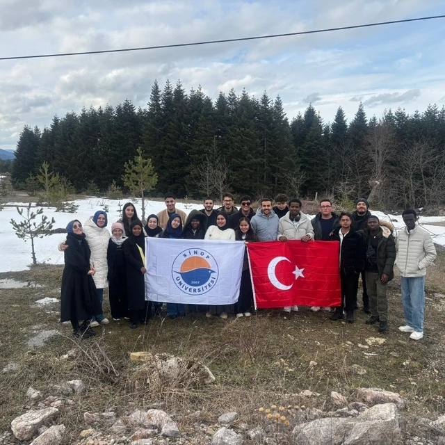 Sinop'ta uluslararası öğrencilerin kar keyfi