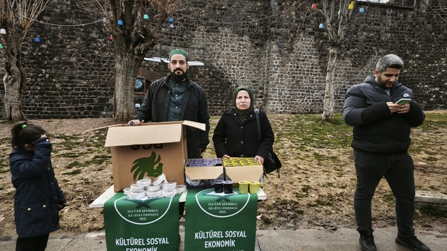 Sultan Şeyhmus EZ-ZULİ Derneği'nden Berat Kandili ikramı
