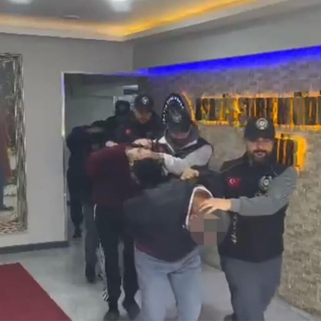 İzmir'deki bıçaklı cinayete ilişkin 4 tutuklama