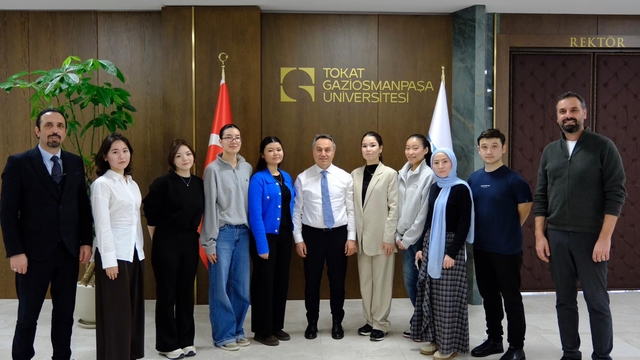 TOGÜ çift diploma programı öğrencilerinden Rektör Yılmaz'a ziyaret