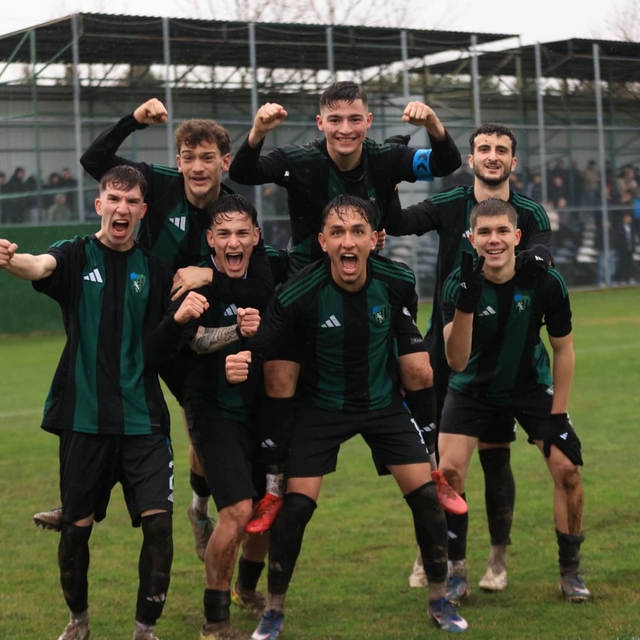 Kocaelispor'un gençleri Fenerbahçe'yi mağlup etti
U19 PAF Ligi: Kocaelispor...