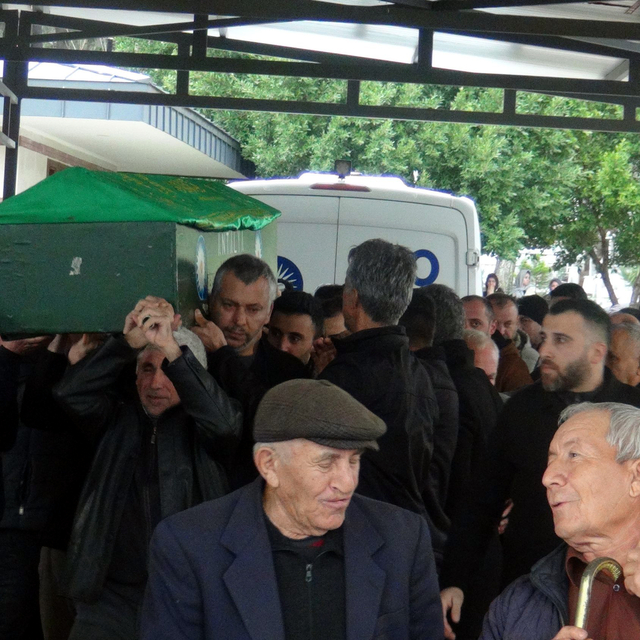 Otobüs kazasında ölenlerin cenazeleri alındı (2)