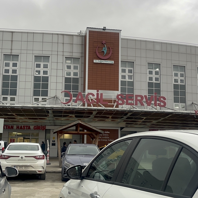 Kalbi durduktan sonra hayata geri döndürülen adam hastaneye kaldırıldı