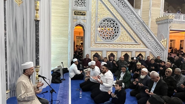 Muş'ta Berat Kandili'nde camiler doldu taştı