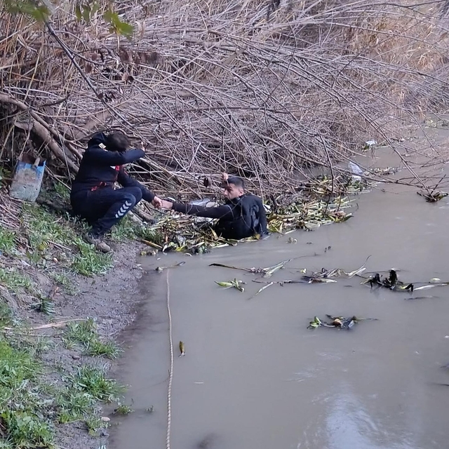 Hatay'da Asi Nehri'ne düşen vatandaşı arama çalışmaları sürüyor (2)