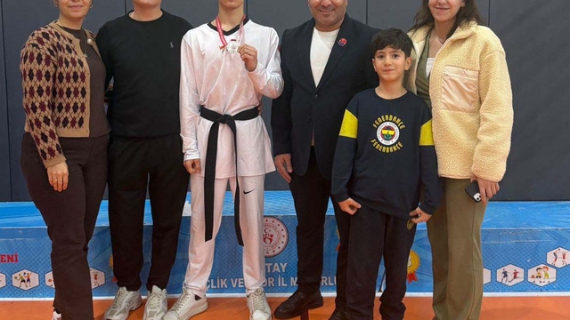 Tekvandoda Hatay 2'ncisi olan lise öğrencisi madalyasını 11 Mayıs şehitlerine armağan etti