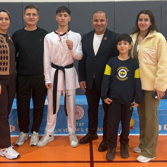 Tekvandoda Hatay 2'ncisi olan lise öğrencisi madalyasını 11 Mayıs şehitleri...