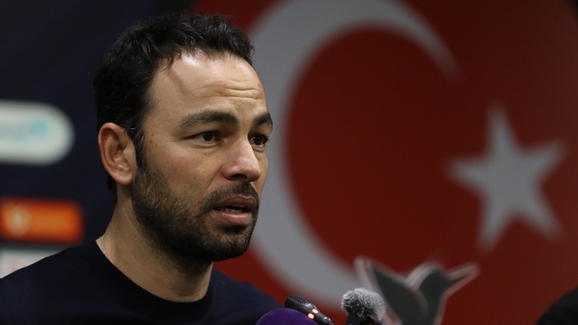 Selçuk İnan: "Plan tuttu ama skora gidemedik"
Kocaelispor Teknik Direktörü Selçuk İnan:
"Birbirinin aynı 2 devre oynadık"
"Attık, atıyoruz derken geçişten goller yedik"