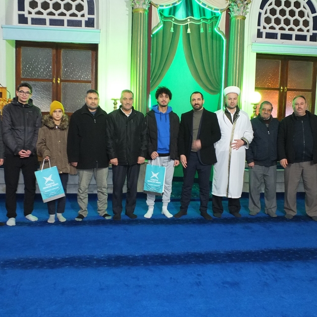 Burhaniye'de Türkiye Gençlik Vakfından Sabah Namazı Buluşması düzenledi