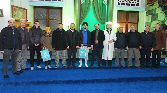 Burhaniye'de Türkiye Gençlik Vakfından Sabah Namazı Buluşması düzenledi