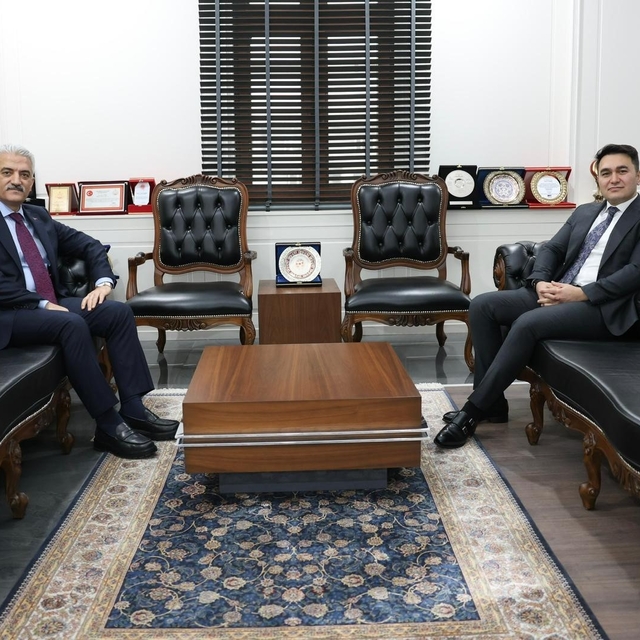 Vali Makas'tan, Başsavcı Emre'ye ziyaret
Kurumlar arası işbirliğinin önemin...