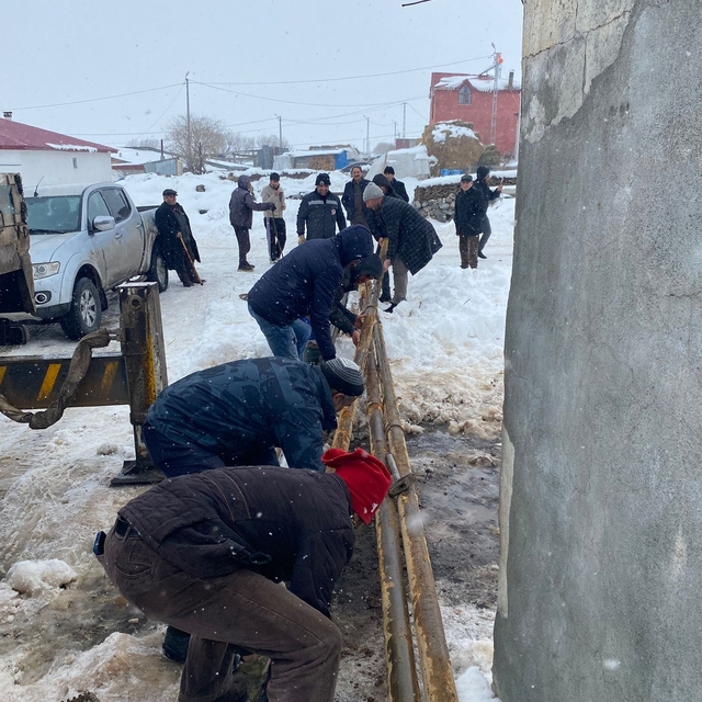 Köyün içme suyu şebekesindeki arıza giderildi
