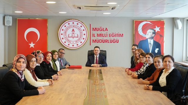 Muğla Olgunlaşma Enstitüsü tarafından "Bayrak Sevgisi" el emeğiyle taçlandı