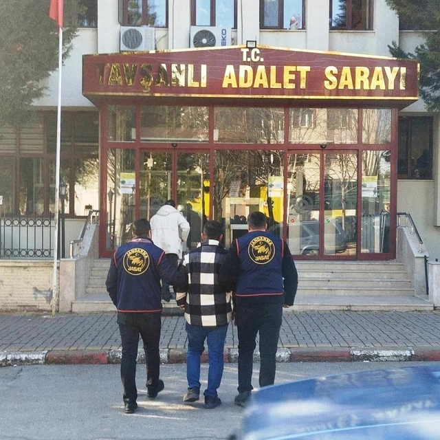 Kütahya JASAT aranan şahıslara göz açtırmıyor