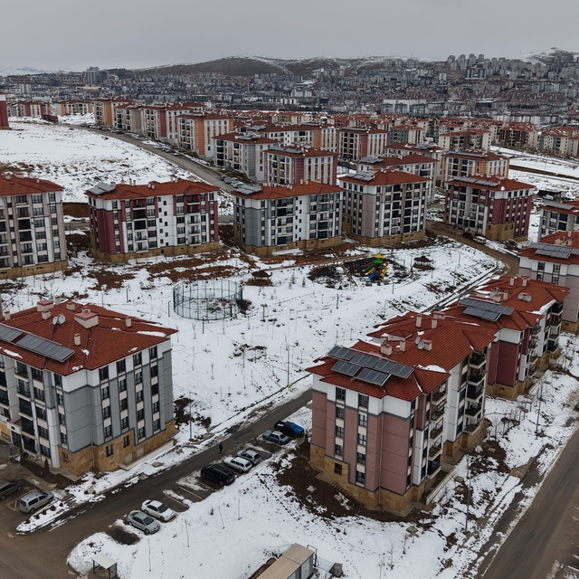 Asrın inşasında Elazığ'da 14 bin konut yapıldı