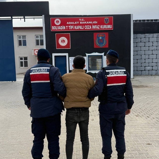 Jandarma aranan 50 kişiyi gözaltına aldı