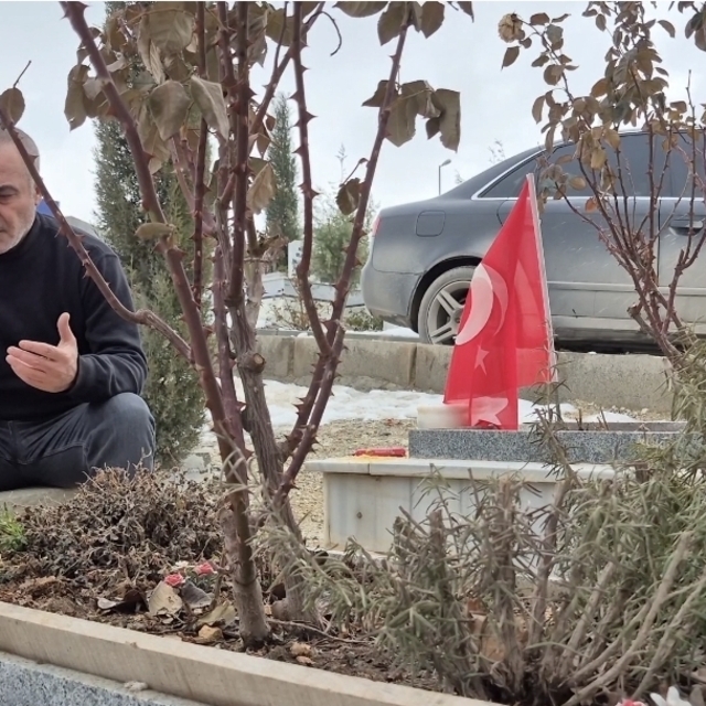 Depremde eşi ve 4 çocuğunu kaybeden baba: Onlar kurtuldu, ben öldüm