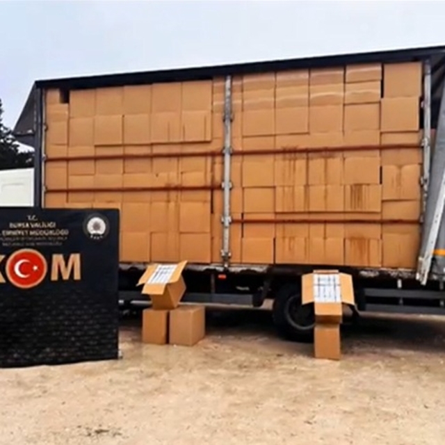 Bursa'da 8,7 milyon makaron ve 1,6 ton kaçak tütün ele geçirildi