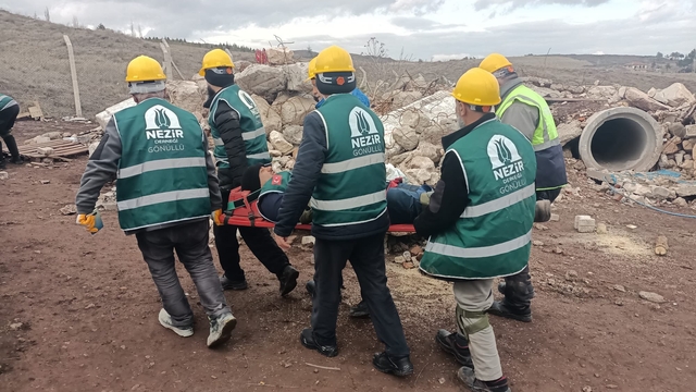 Gönüllülere arama ve kurtarma eğitimi verildi