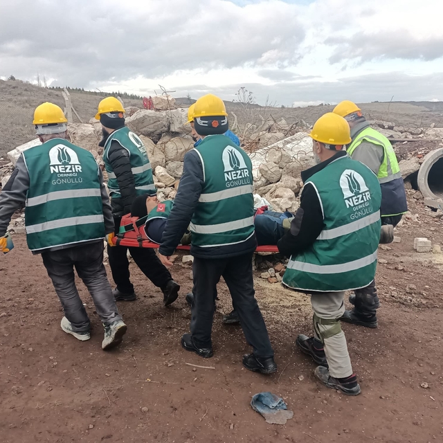 Gönüllülere arama ve kurtarma eğitimi verildi