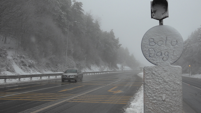 Bolu Dağı'nda kar ve sis