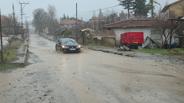 Amasya'nın Gümüşhacıköy ilçesinde sağanak etkili oldu