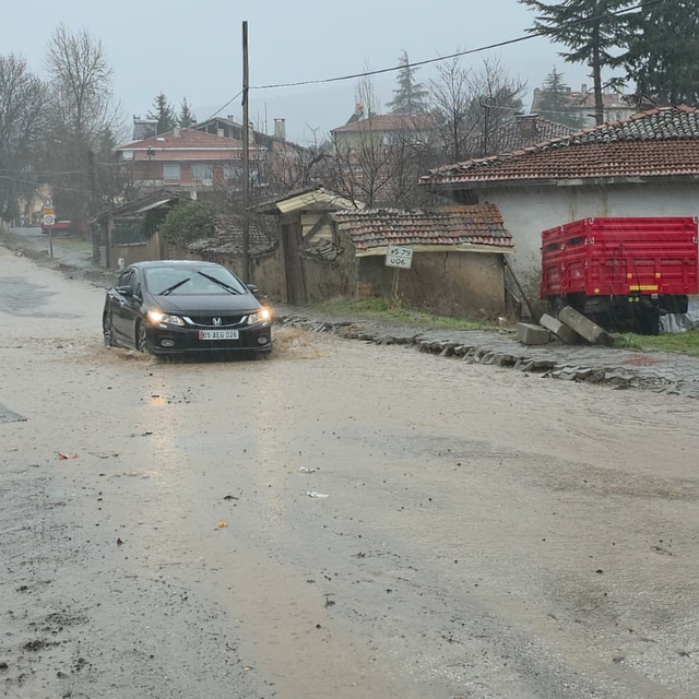 Amasya'nın Gümüşhacıköy ilçesinde sağanak etkili oldu