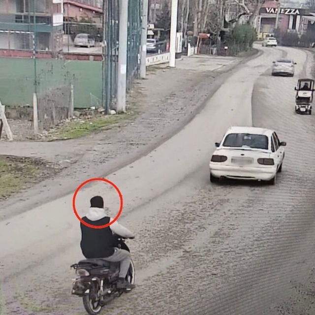 Bursa'da kask takmayan sürücüler mobeseye yakalandı
Jandarmadan mobese dest...