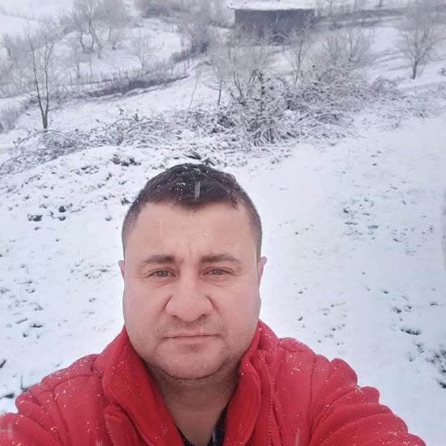 Emanet verdiği altınları ödemeyen oğlunu bıçakla öldürdü
Tartıştığı oğlunu...